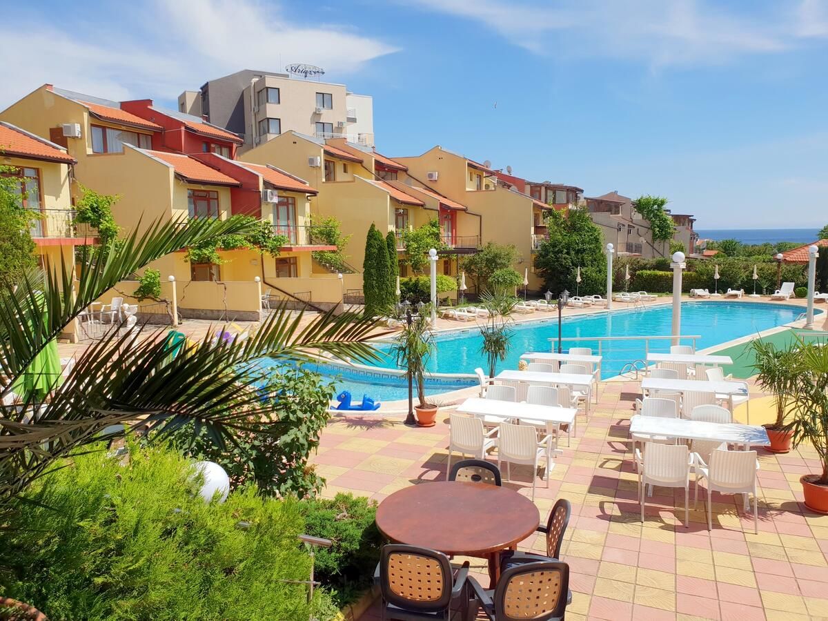 Отель Yalta Hotel Свети Влас местноста Юрта под пътя Свети-Влас-5